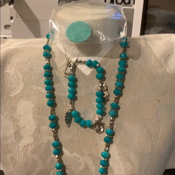 Necklace and bracelet set - Picture 2 of 8